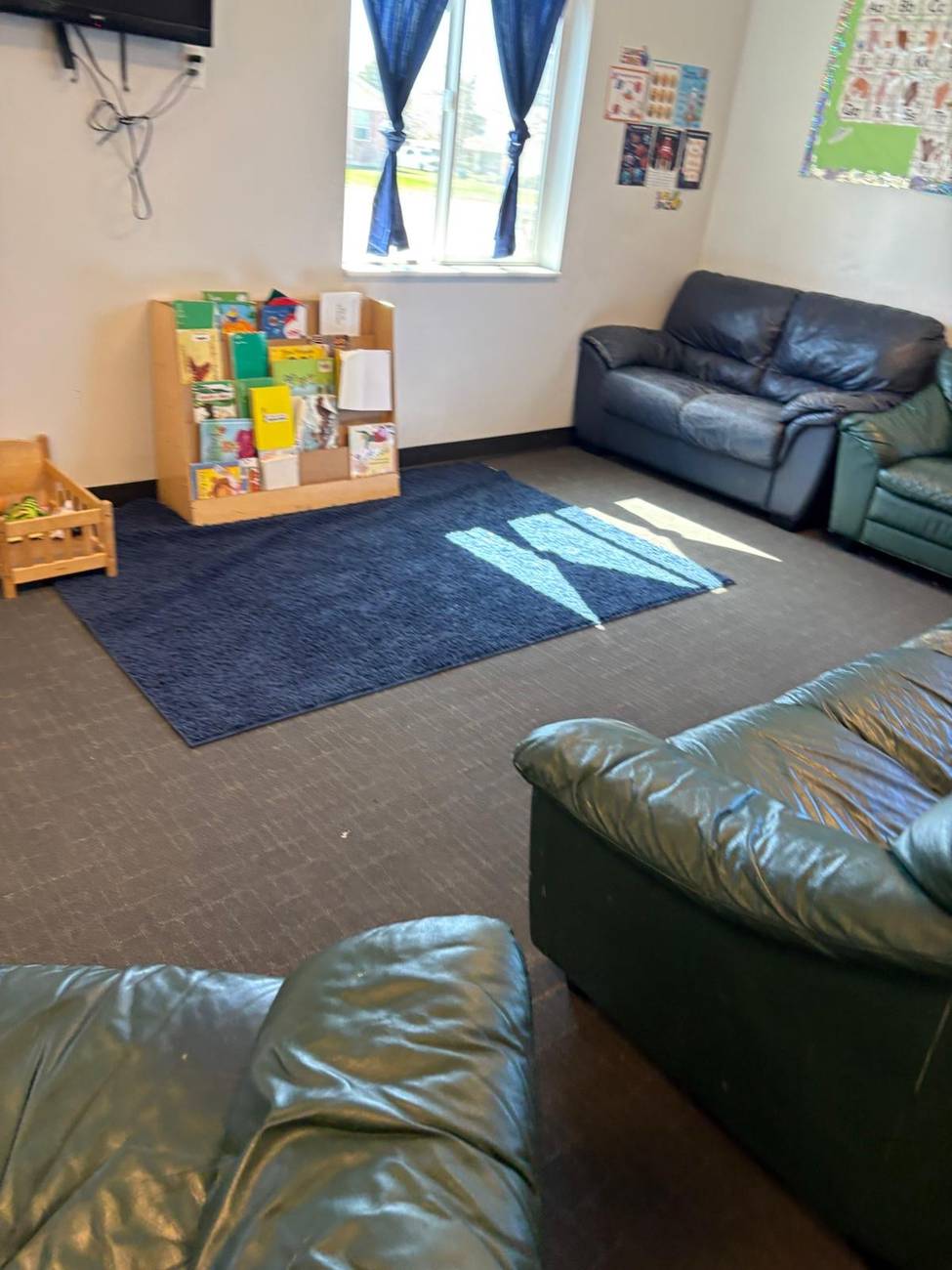 Tidy, freshly cleaned room after a deep clean
